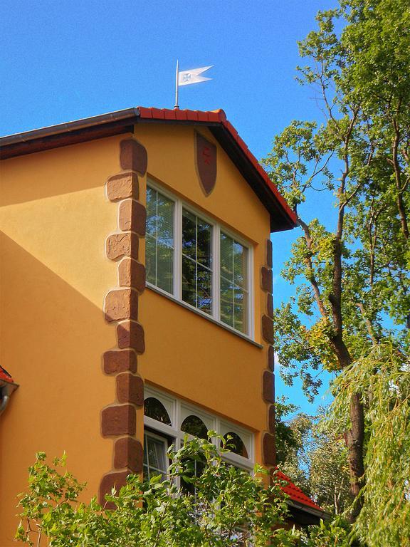 Ostsee-Rittergut-Ruegen Mit Binzhotel & Ordenskapelle & Romantikgut ภายนอก รูปภาพ