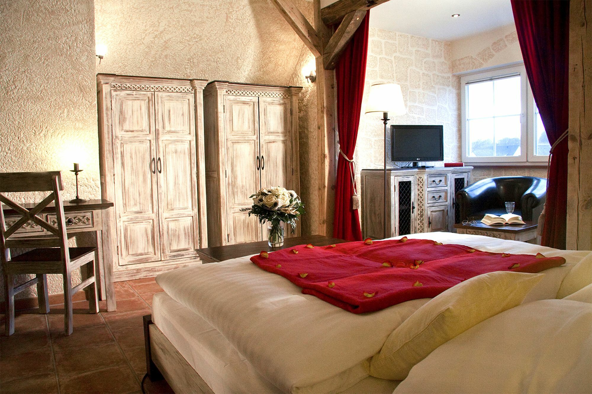 Ostsee-Rittergut-Ruegen Mit Binzhotel & Ordenskapelle & Romantikgut ภายนอก รูปภาพ